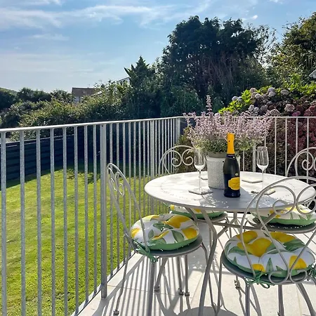 3 Bed In 83495 Gorran Haven
