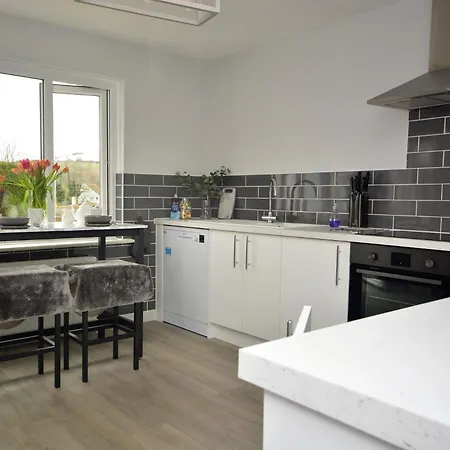 3 Bed In 83495 *